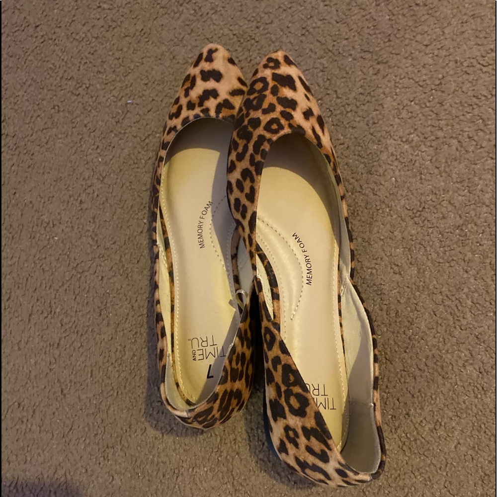 Walmart leopard print flats size 7(women)